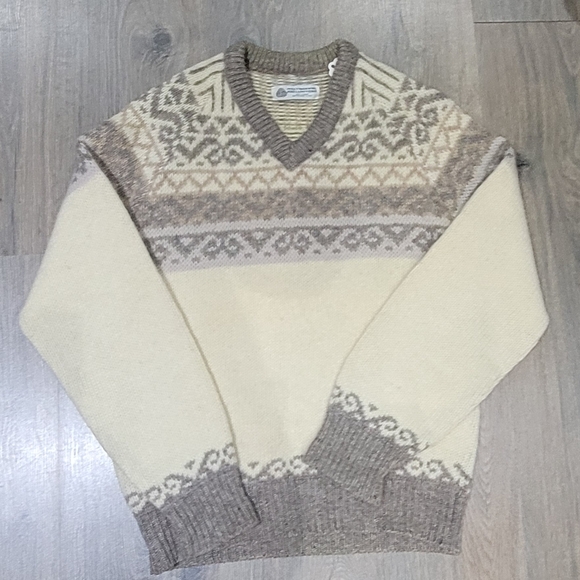 Cozy Wool V-Neck Sweater - Picture 1 of 2